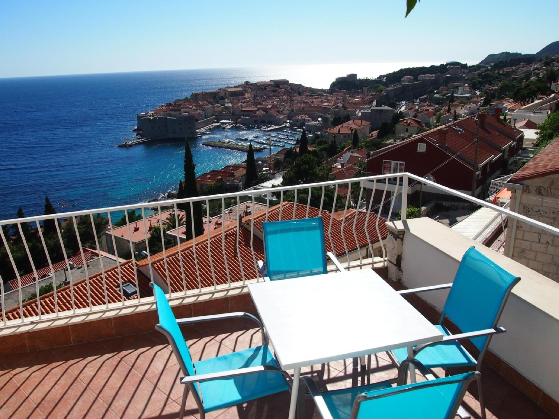 Strand- und zentrumsnahe Ferienwohnung mit Terrass Ferienhaus  Dubrovnik Riviera