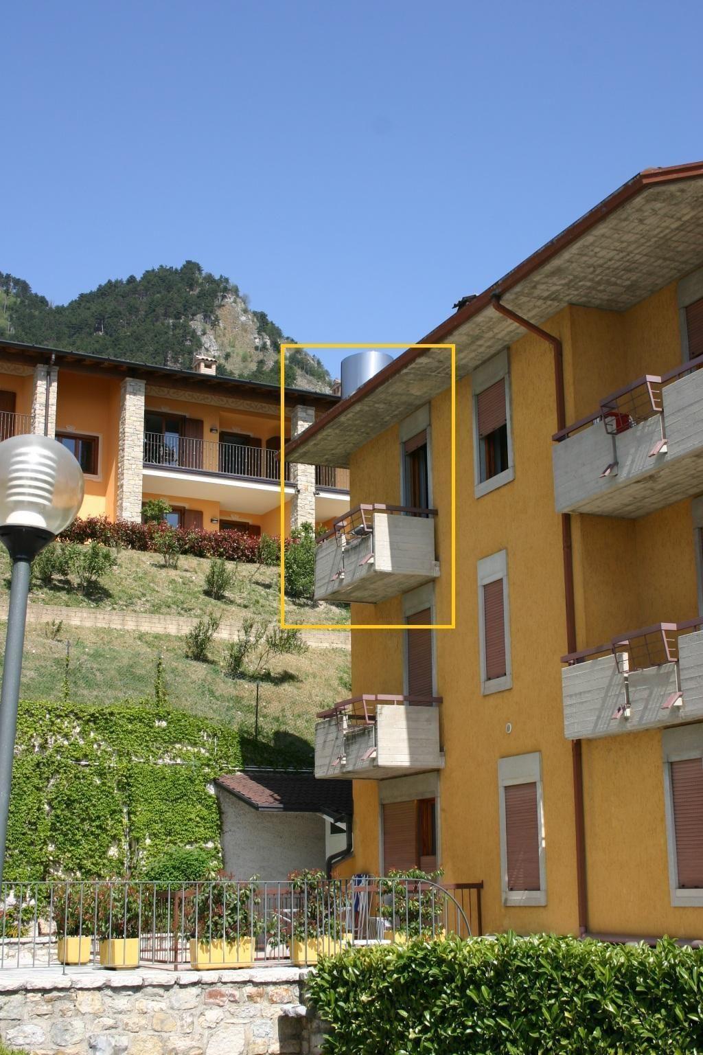 Tolle Wohnung in Gardola mit Grill, Terrasse und g  