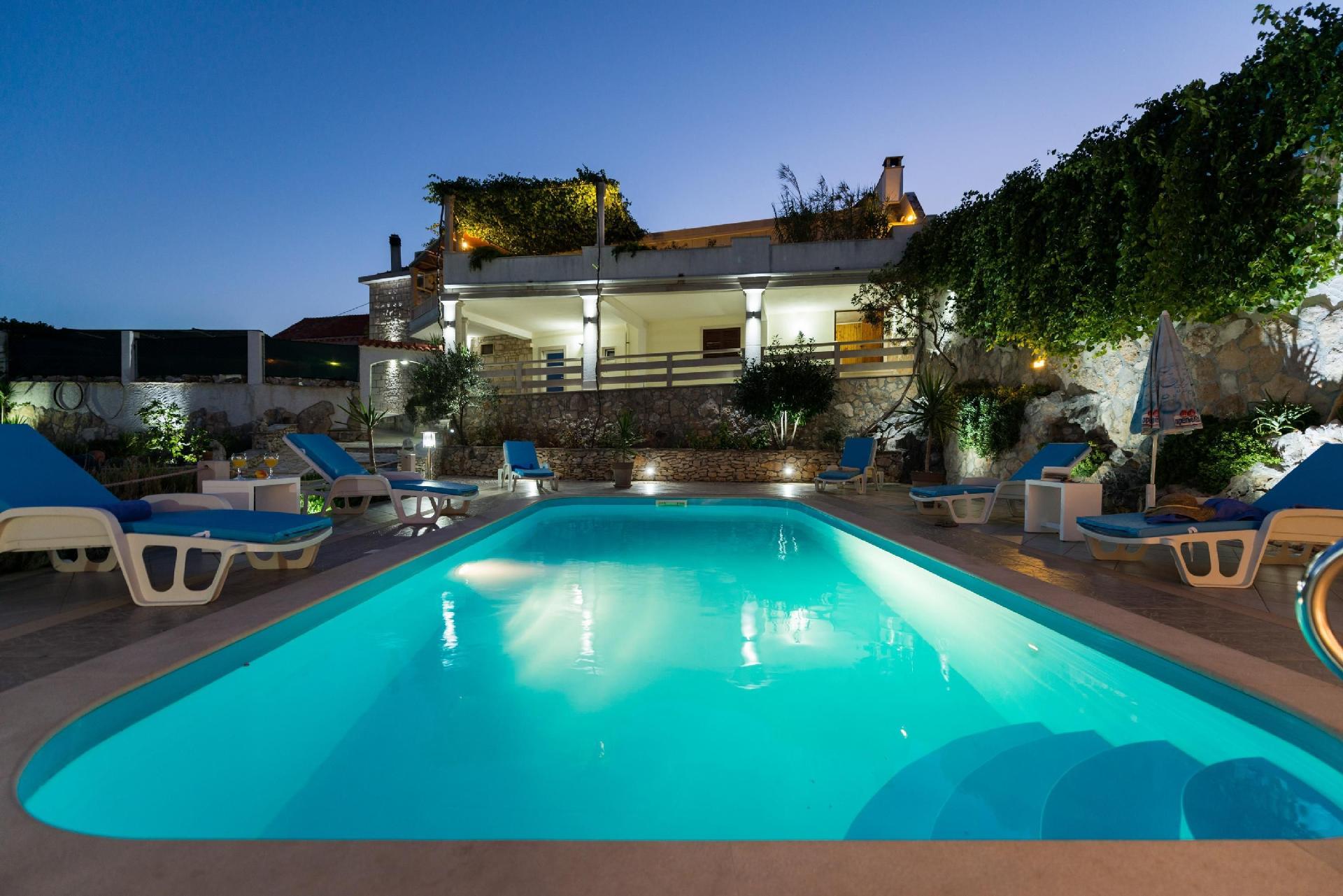 Stilvolle Villa mit beheiztem Swimmingpool, Terras Ferienwohnung  Insel Brac