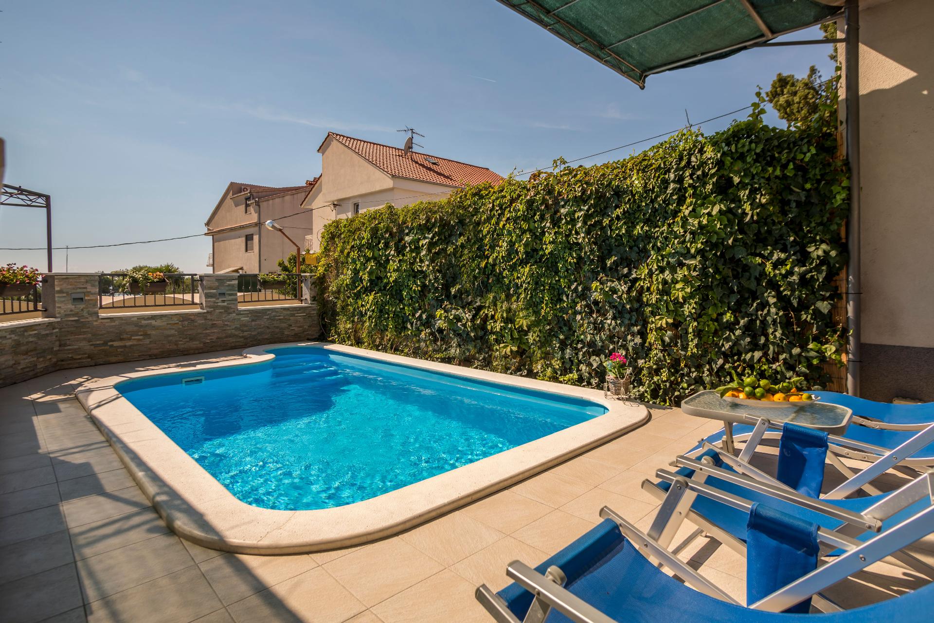 Ferienhaus mit privatem Pool sowie Terrasse mit Me Ferienhaus in Kroatien