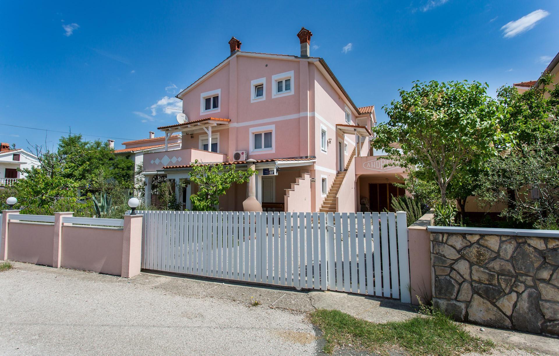 Ferienwohnung für 5 Personen ca. 100 m²  Ferienhaus  kroatische Inseln