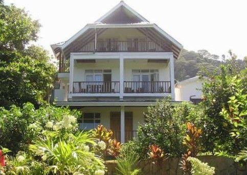 Eine Apartmentwohnung mit Balkon oder Terrasse und Ferienwohnung auf den Seychellen
