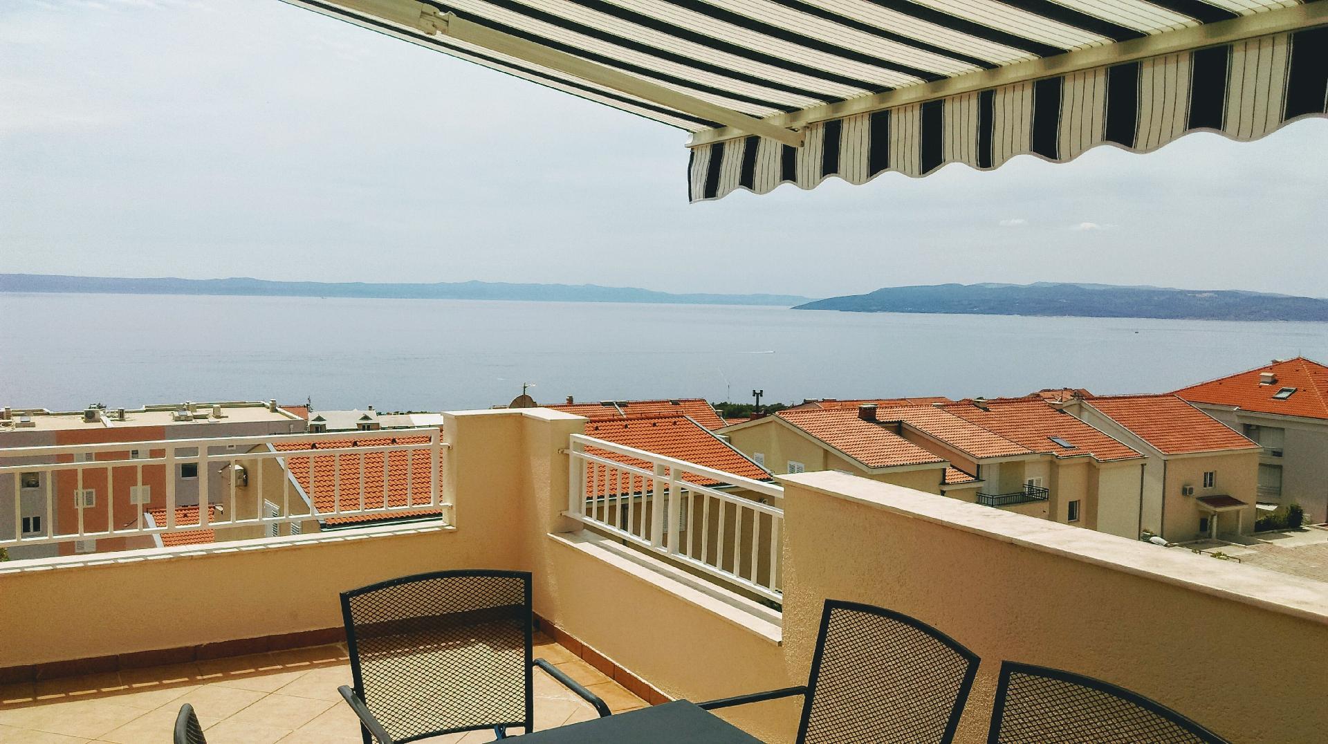 Geräumige Ferienwohnung mit zwei Balkonen, in Ferienwohnung in Dalmatien