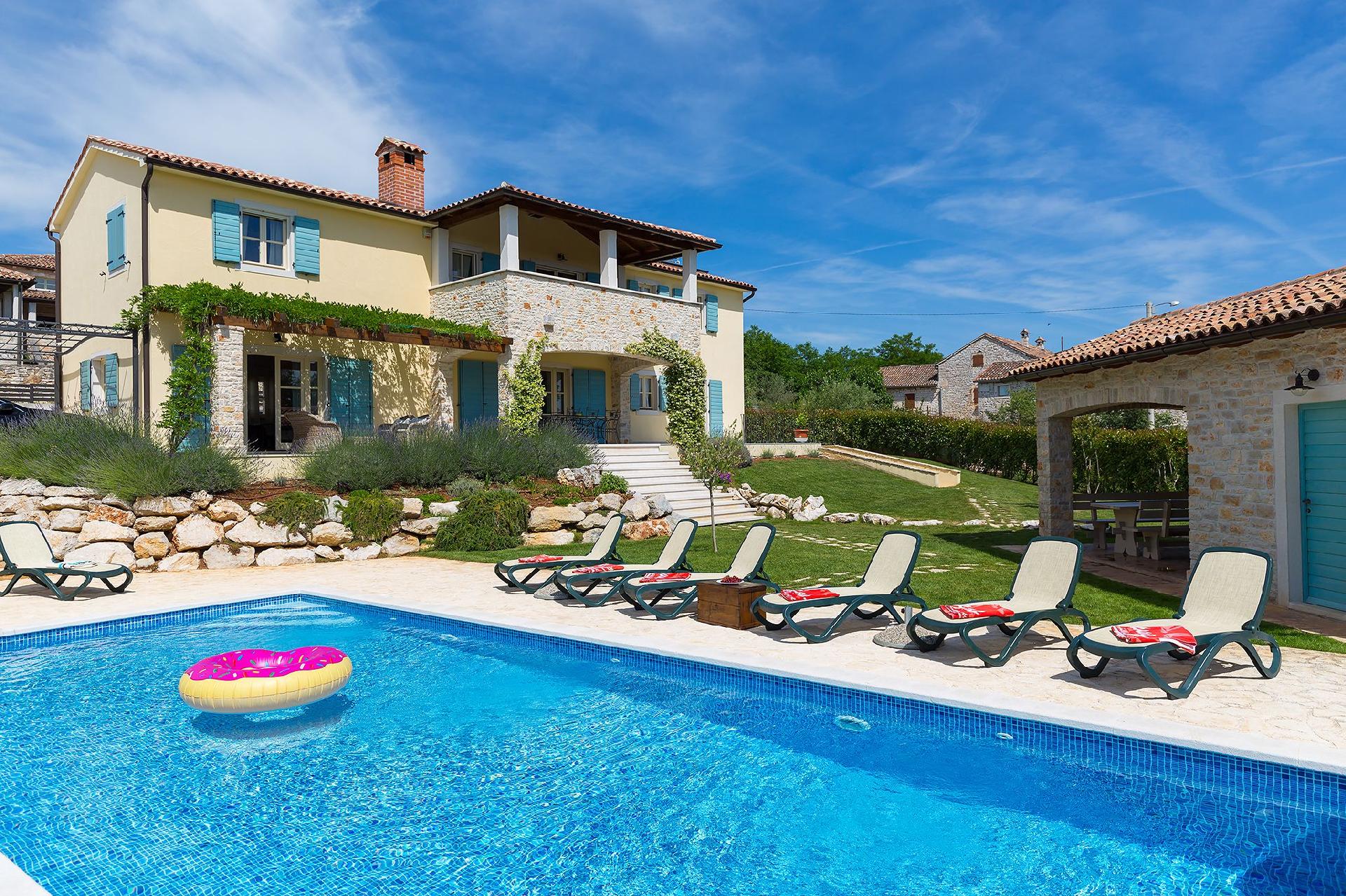 Neu erbaute, großzügige Villa mit ger&a  in Istrien
