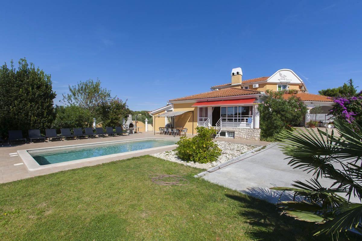 Villa mit Garten, Pool sowie weitereren Freizeitm&  in Istrien