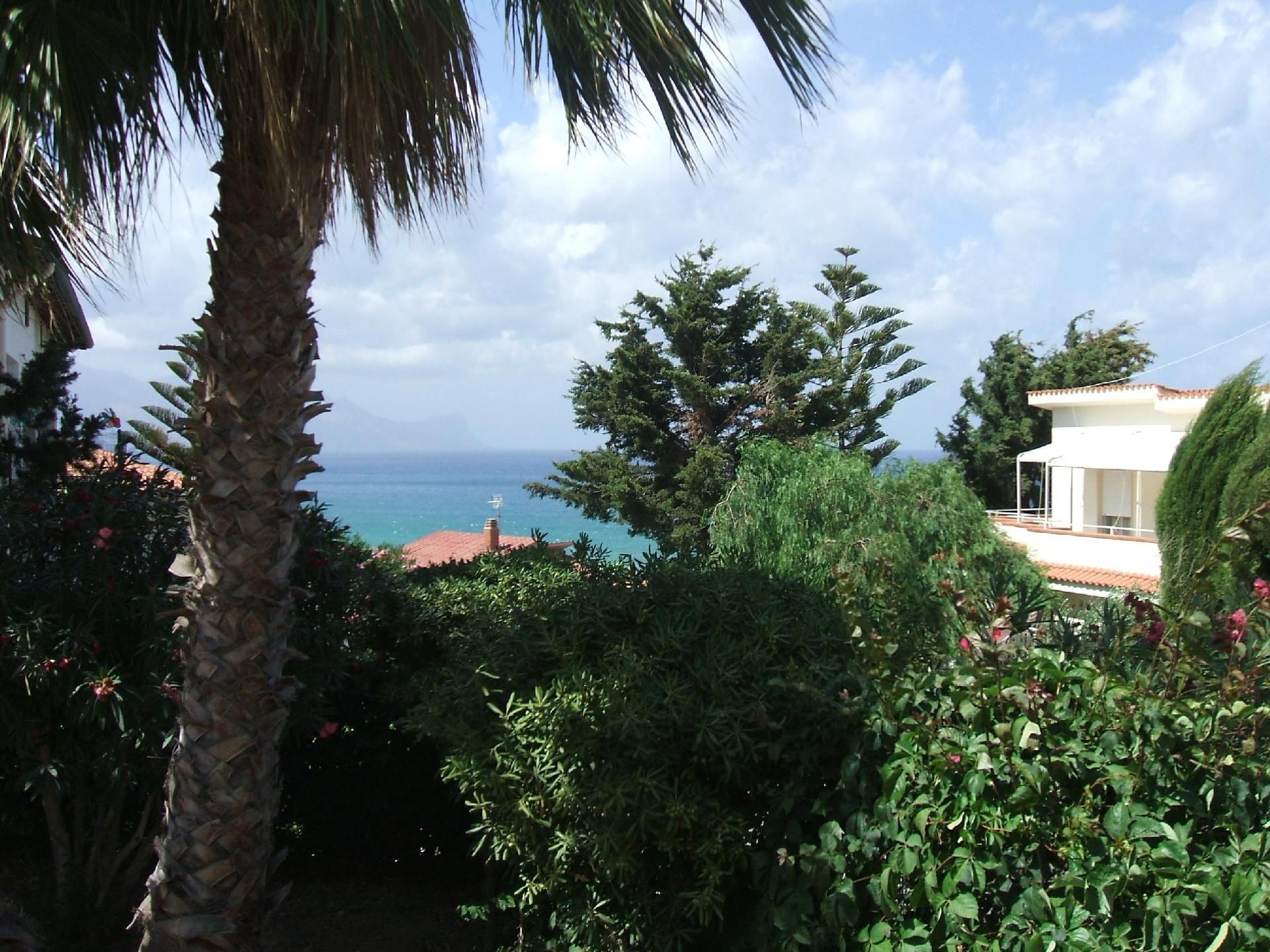 Ferienhaus mit Garten und Garage am Meer  in Italien