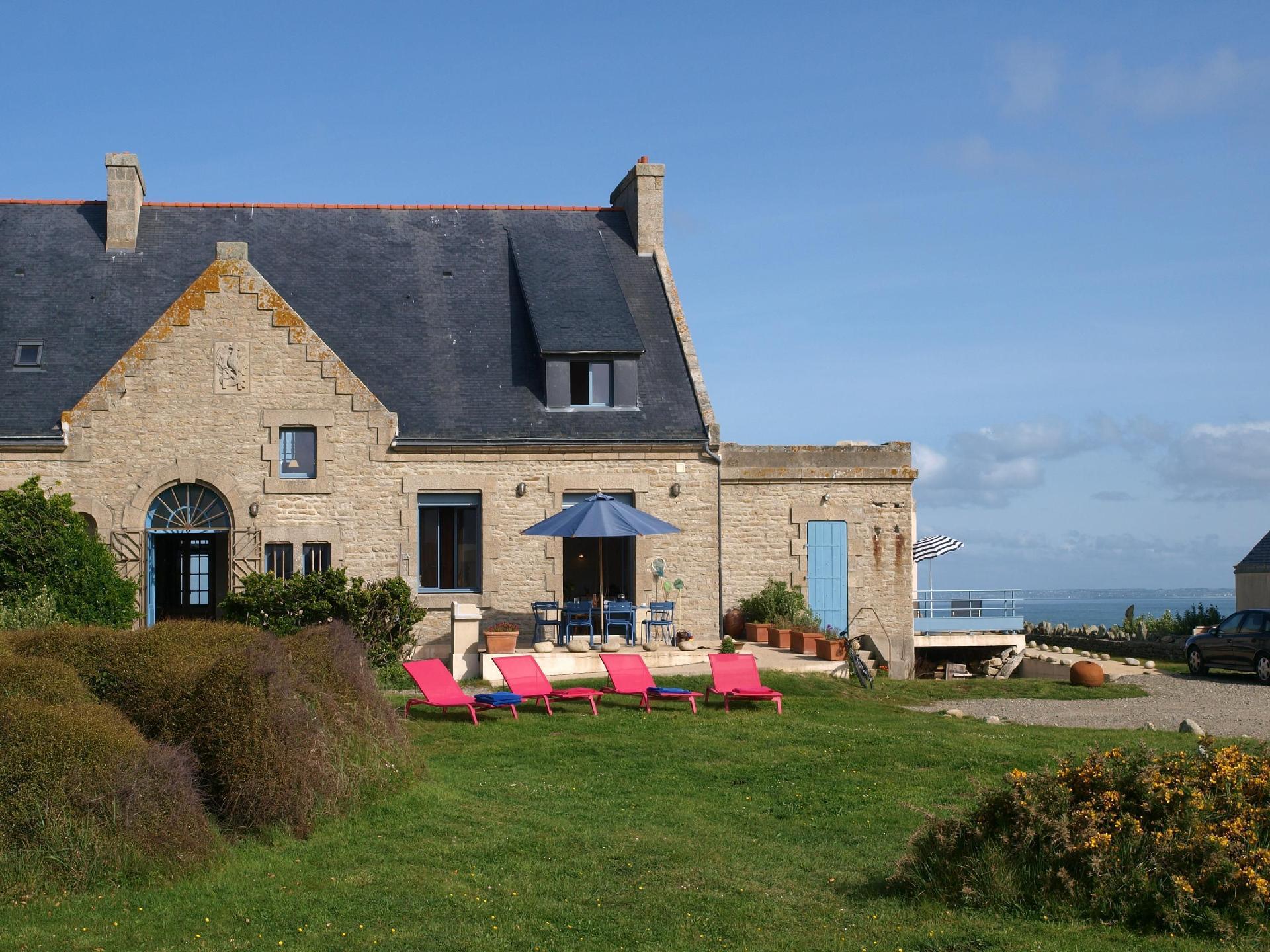 Ferienhaus mit zwei Terrassen, ideal für f&uu  in Frankreich