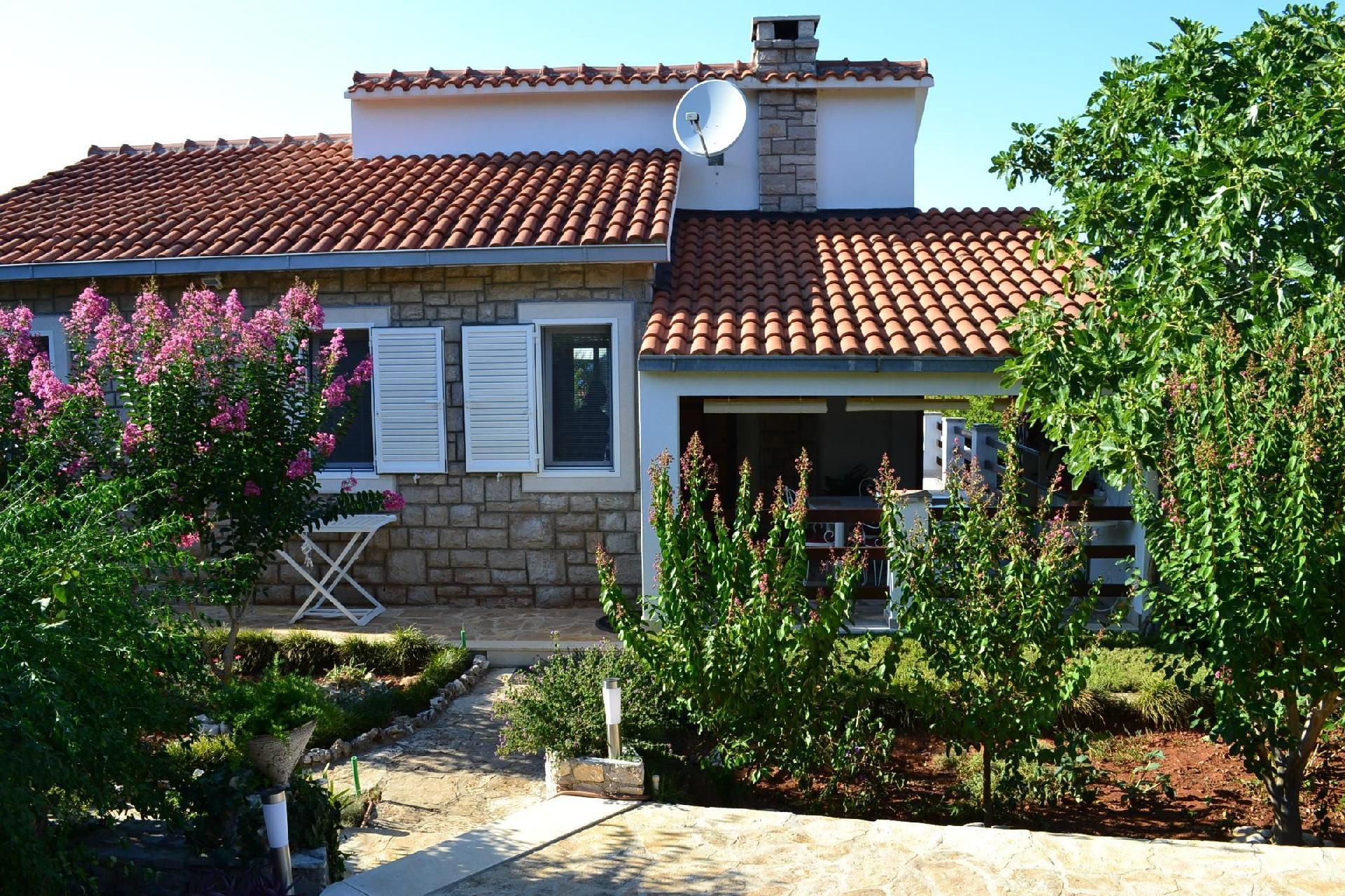 Barrierefreie Ferienwohnung mit zwei Terrassen, in Ferienhaus  kroatische Inseln