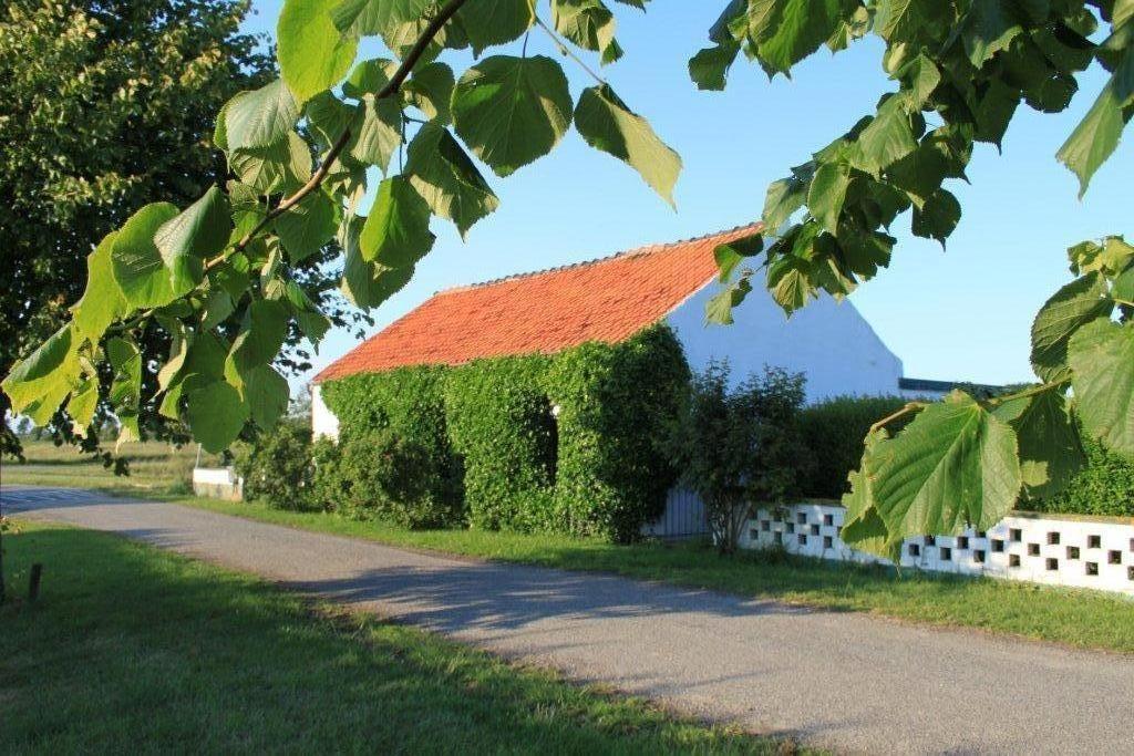 Altes Deichbauernhaus mit Scheune, Garten und zwei Ferienhaus  Zeeland