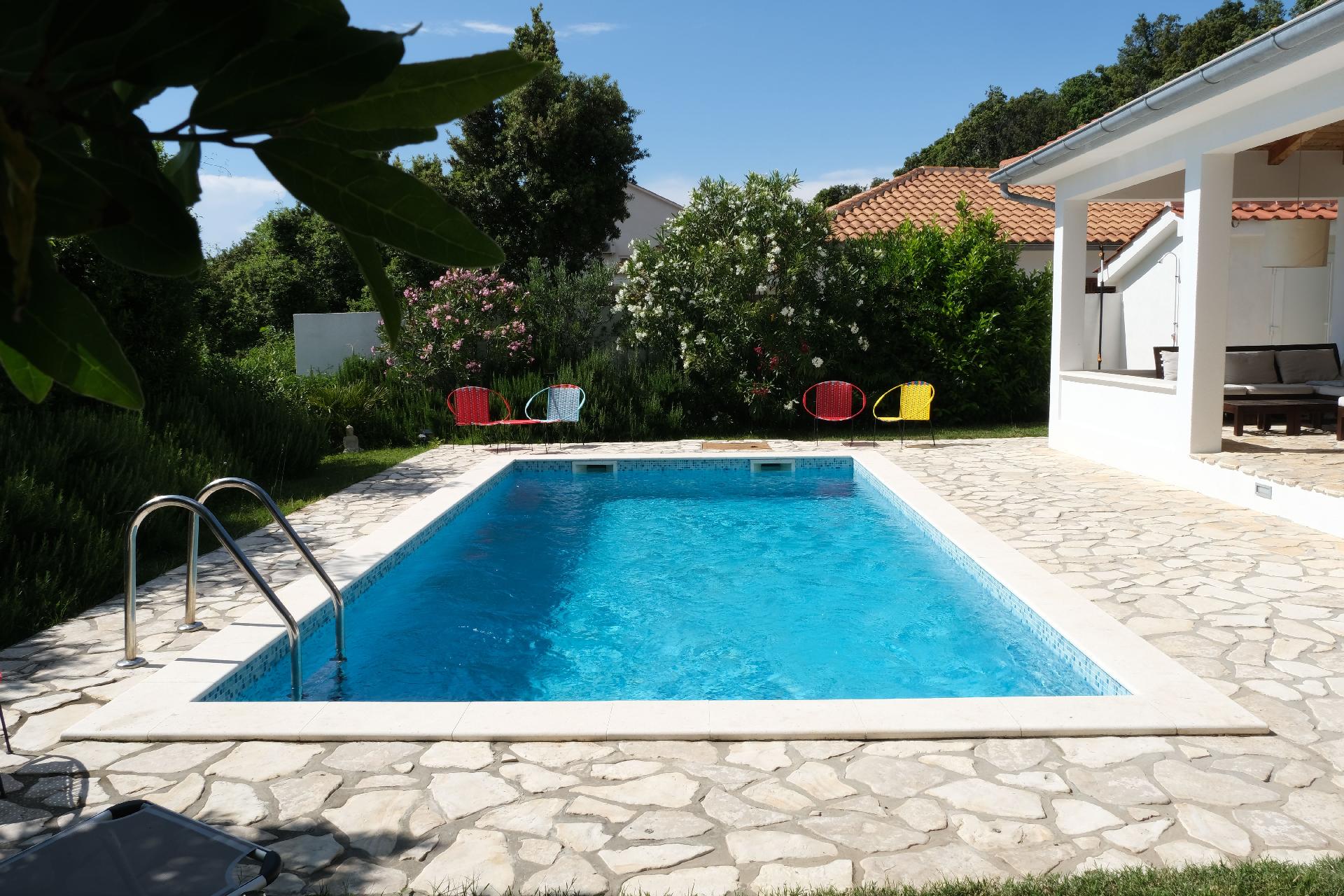 Modernes Ferienhaus mit Pool im Grünen Ferienhaus  kroatische Inseln