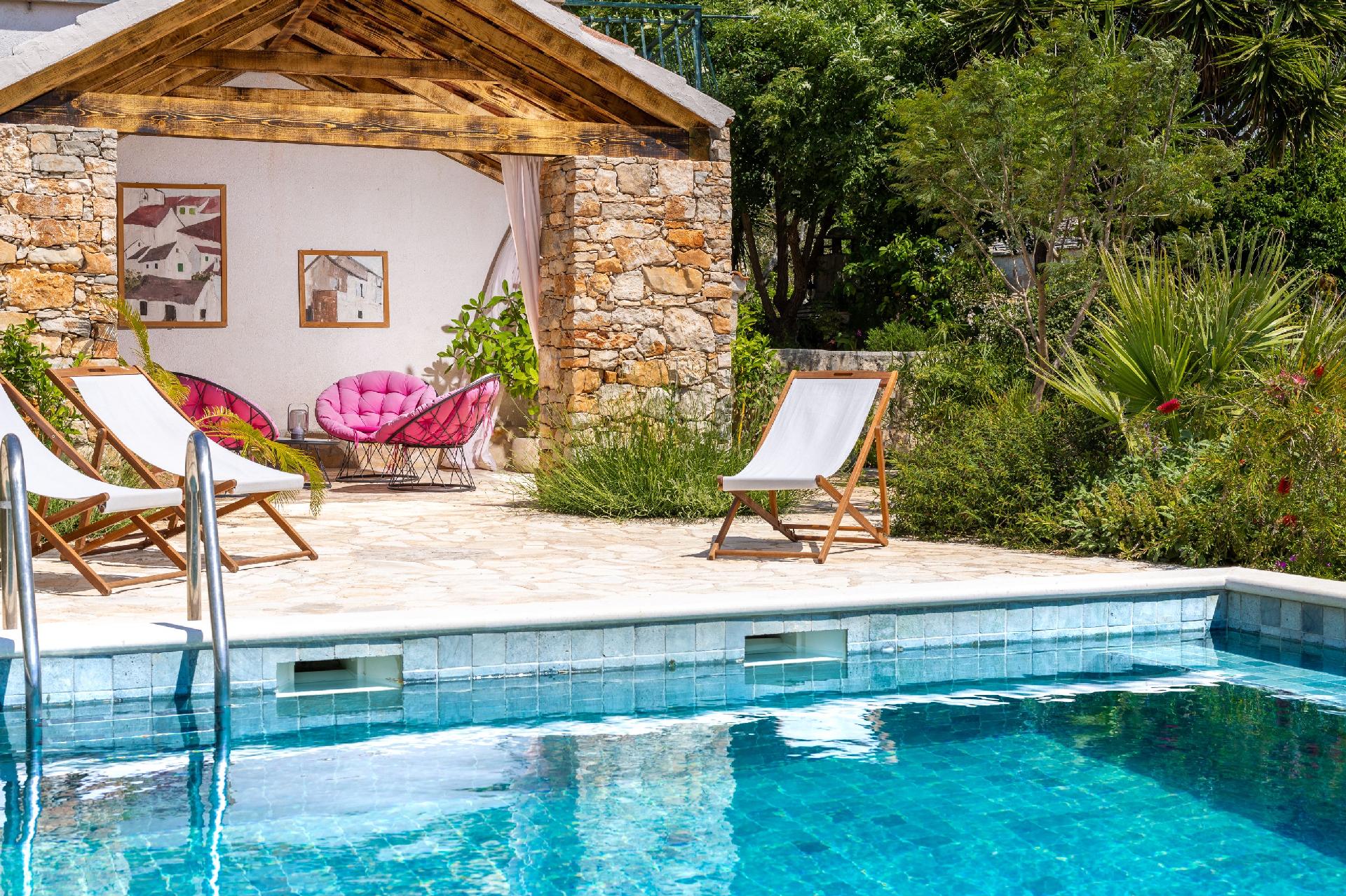 Ferienhaus in Rudina mit Privatem Pool
