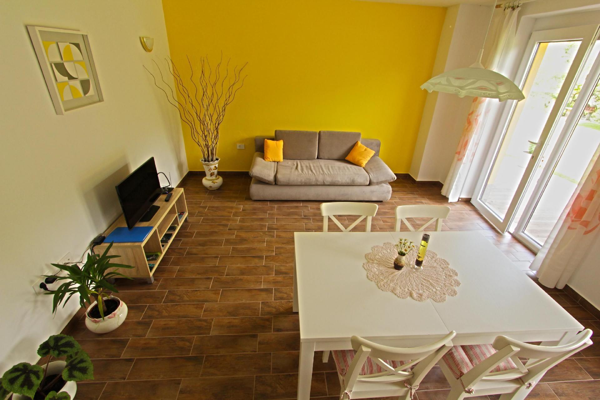 Appartement in Kamno mit Gemeinsamer Terrasse Ferienhaus in Slowenien