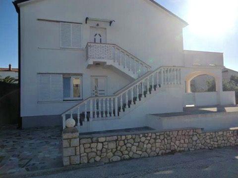 Schöne große Wohnung mit 4 Schlafzimmer Ferienwohnung in Dalmatien