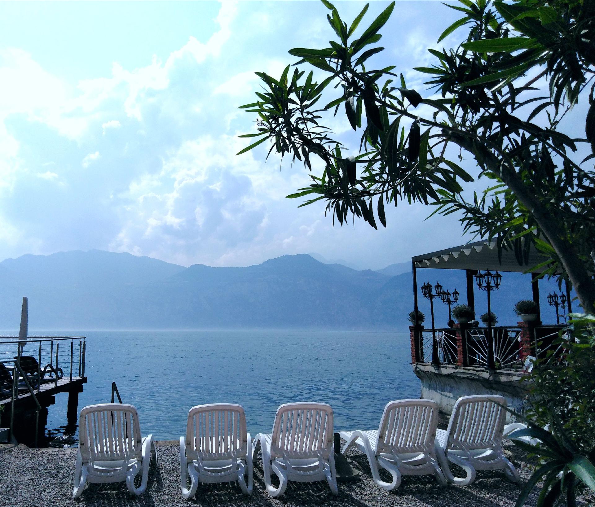 Zwei-Zimmer-Wohnung mit Seeblick Ferienwohnung  Gardasee - Lago di Garda
