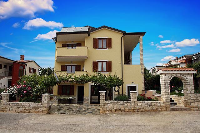 Ferienwohnung für 4 Personen ca. 51 m² i   Novigrad