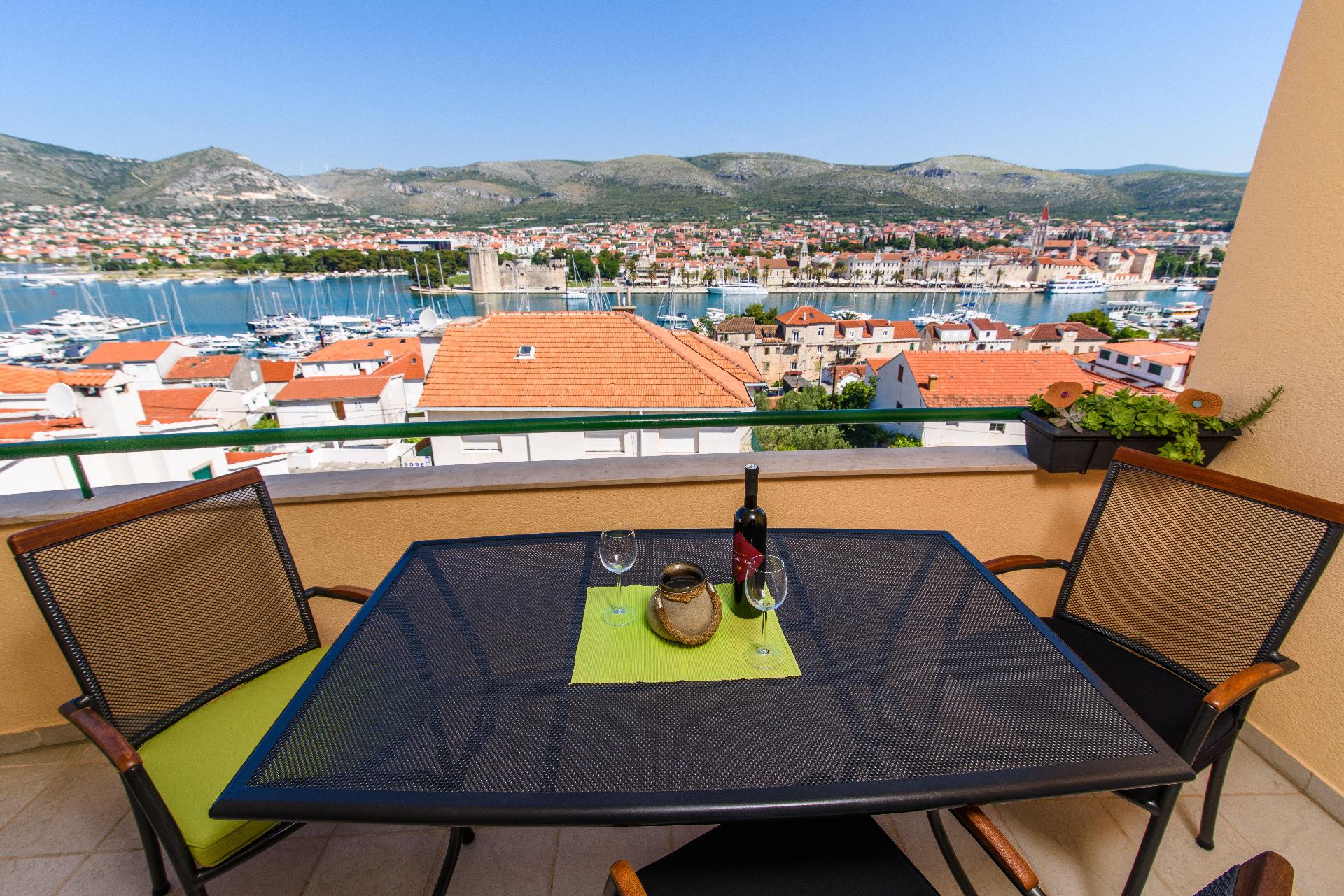 Moderne Ferienwohnung in Trogir mit Privatem Balko Ferienwohnung in Kroatien