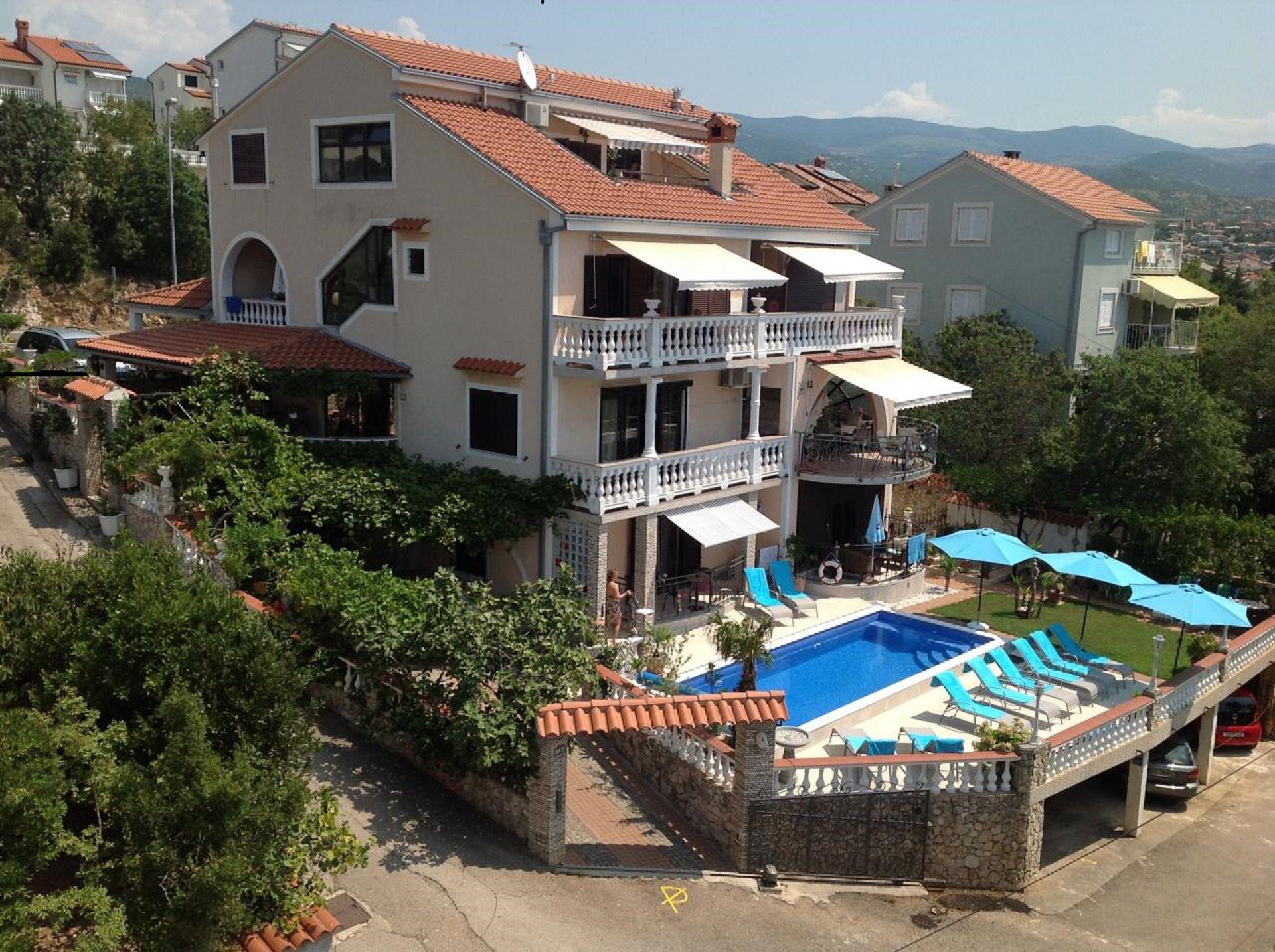 Wohnung in Novi Vinodolski mit Grill, gemeinsamem  Ferienhaus in Kroatien