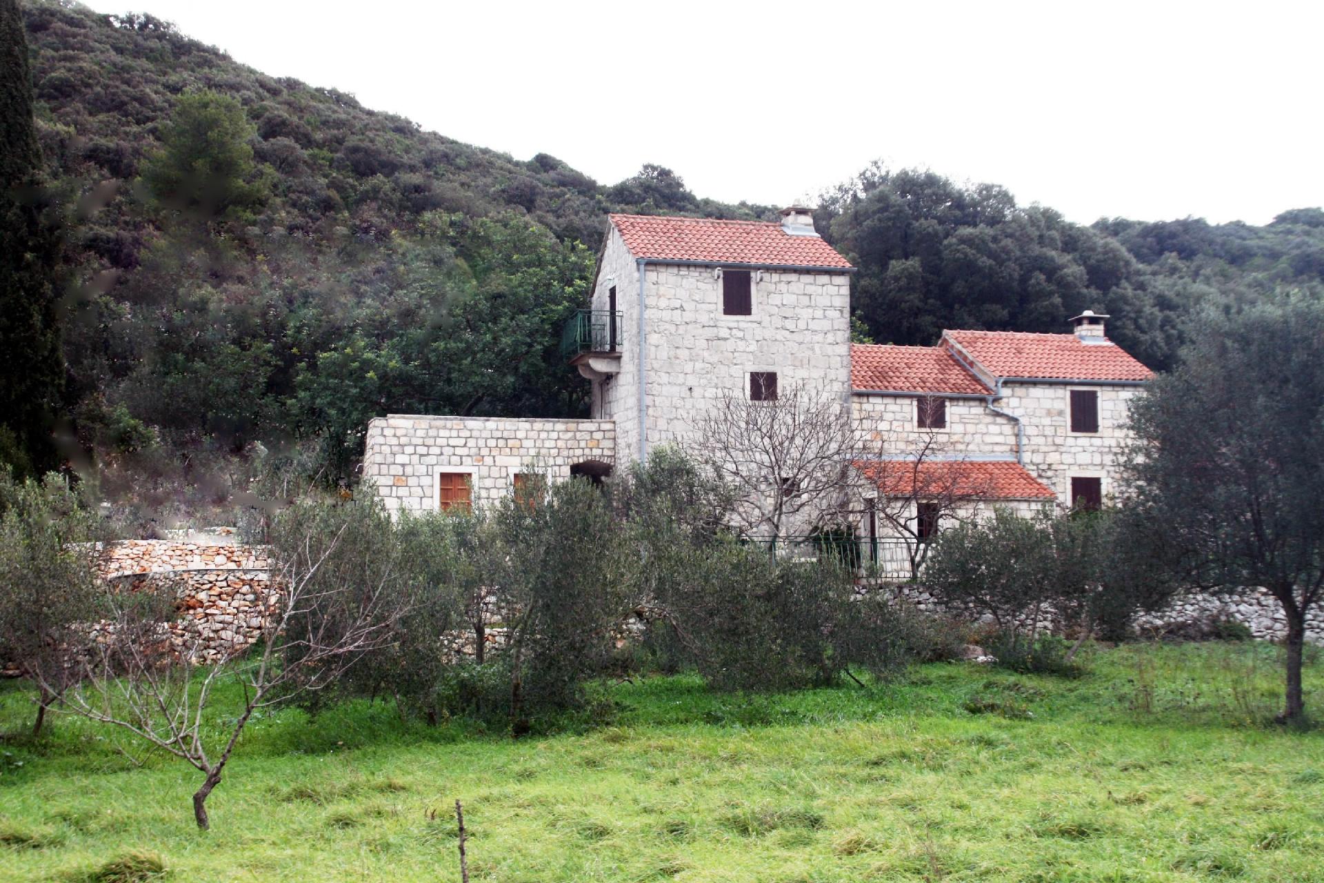 Mittelalterliches Steinhaus, das ursprünglich Ferienhaus  kroatische Inseln