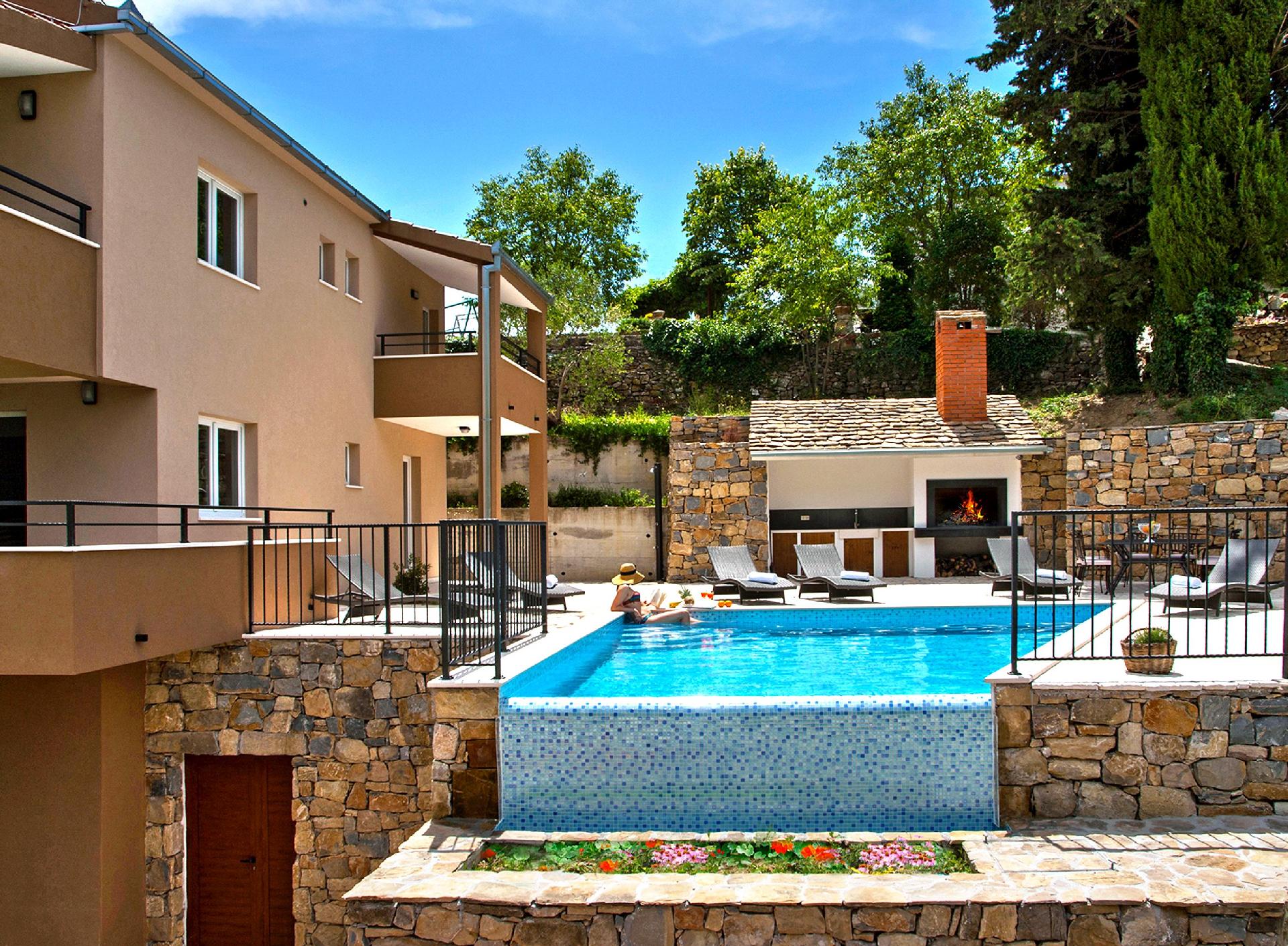 Modernes Ferienhaus in Smolonje mit Privatem Pool Ferienhaus in Kroatien