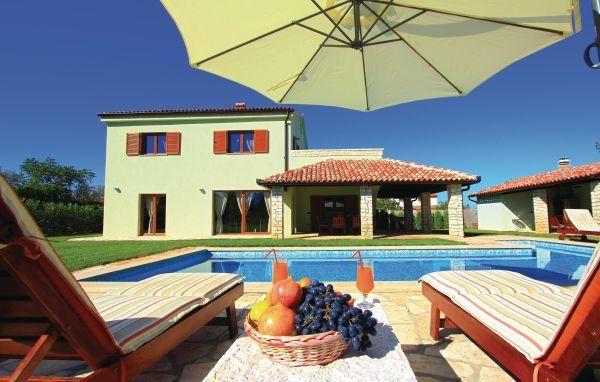 Luxuriöse Villa mit riesigem Olivenbaum-Garte  in Kroatien