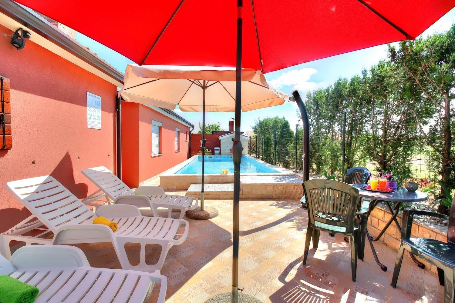  Ferienhaus mit Pool und zahlreichen Annehmlichkei Ferienhaus in Kroatien