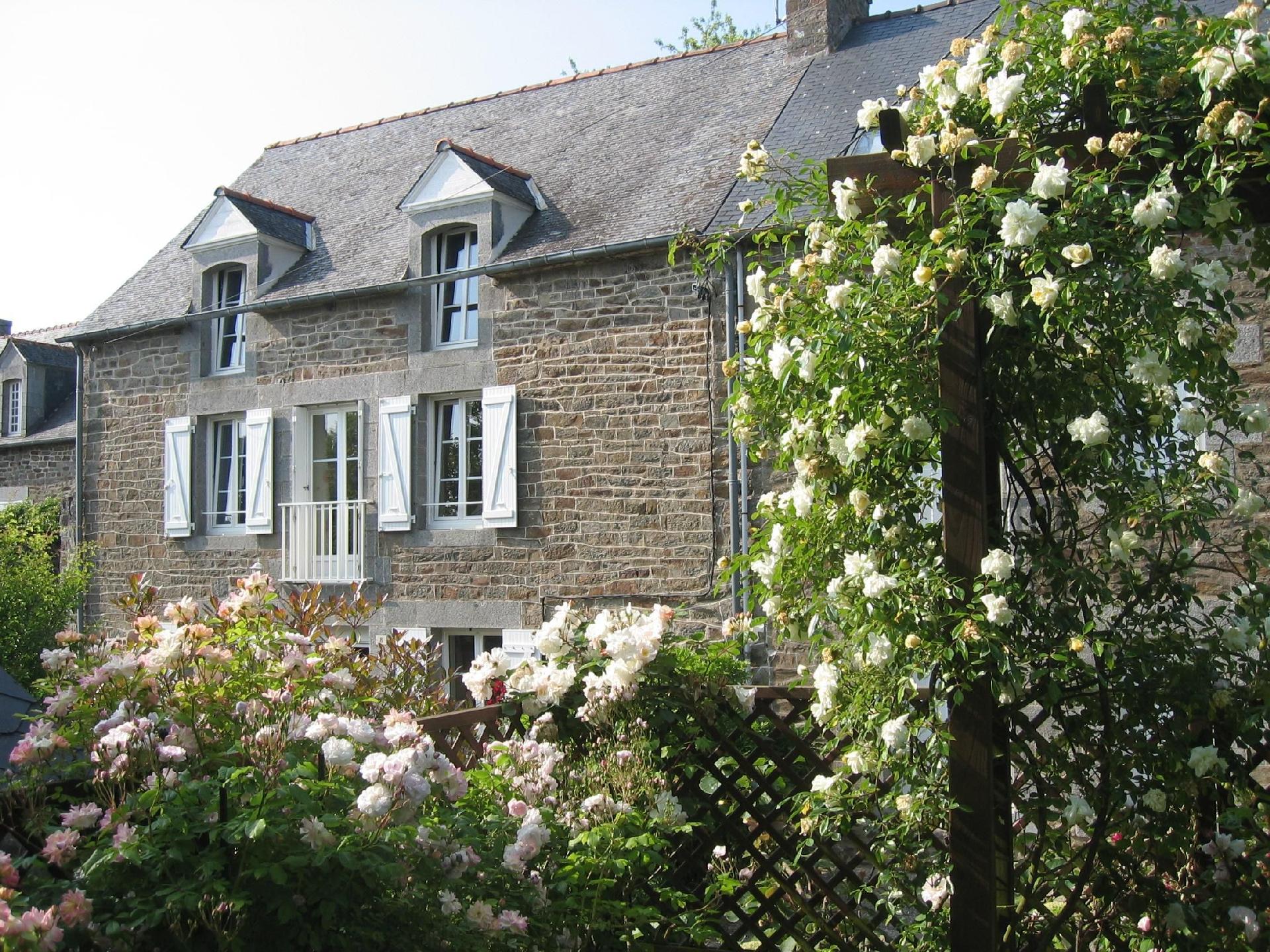  Renoviertes, typisch bretonisches Steinhaus mit w Ferienhaus in Europa